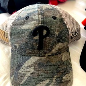 camo phillies snapback